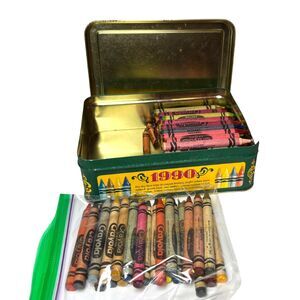 Vintage Crayola Binney Smith Collector Tin 100 Crayons Colors + LOTS of Retired